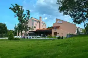 Hotel Neva, Kiten