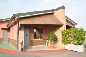 Rimmel Motel, Parma