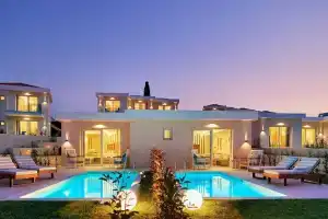 Alexandra Elegance Bridging Generations, Potos