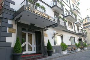 Hotel San Pietro, Naples