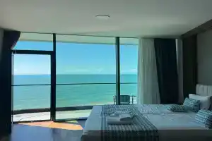 Navi Hotel, Gonio
