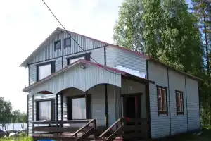 Rybolovnaya Baza Briaus Tourist base, Salmi