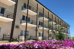 Yugra Hotel, Shcholkine