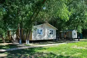 Baza Zarechnaya Tourist base, Verkhnekalinovskiy