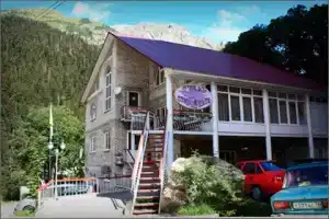 Stary Klyon Hotel, Dombay