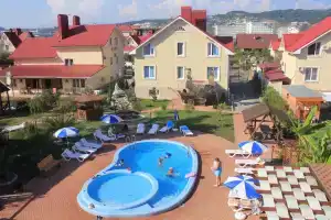 Hostels near train station Hostels near train station