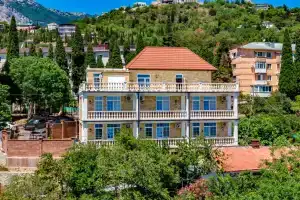 Kashtanovaya Alleya Guest House, Koreiz