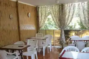 Valenta Inn, Kurortne