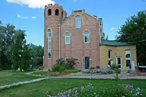 Zamok Recreation camp, Samosdelka