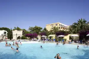 Baia degli Aranci Village, Vieste