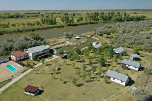 Ded Shchukar Tourist base, Zaton