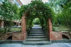 Paradise Park Resort, Agveran
