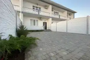 Taunhaus Mirnyy Hotel, Myrnyi