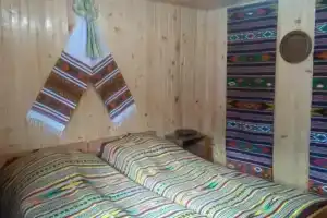 Kosmatska pisanka Hotel, Kosmach