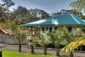 Aloha Junction Bed and Breakfast -Minutes Away from Hawaii Volcanoes National Park, Volcano
