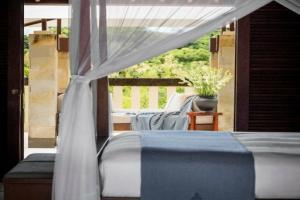 REVĪVŌ Wellness Resort Nusa Dua Hotel, Kuta