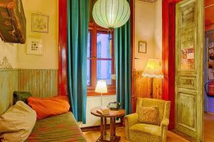 Lavender Circus Hostel, Budapest