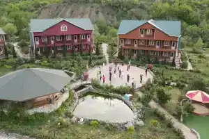 Uchebno-ozdorovitelnyy etnokulturnyy tsentr Svetoch Sanatorium, Zelenogorie