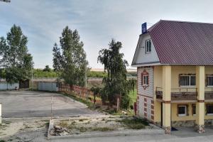 Mayak Hotel, Livny