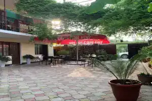 U dedushki Sako Hotel