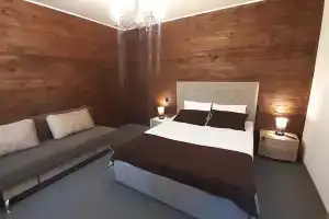"Dom u ozera" Hotel, Chebarkul'