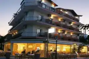Plaza Hotel, Hanioti
