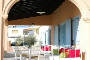 Shongas Inn, Dherinia
