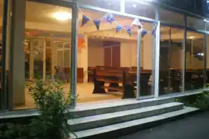 Hotel Maria, Kiten