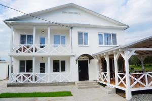 Orlinyy bereg Mini-hotel, Kinghi