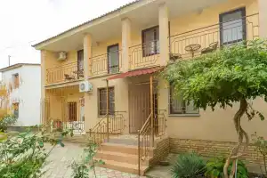 Kottedzh Voyazh Cottage, Saky