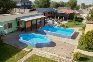 Malibu Guest House, Kapchagay