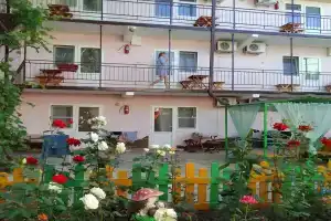 Alyonka Tourist base, Nizhneye Dzhemete
