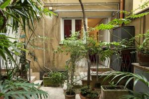 The Place in Rome, Rome