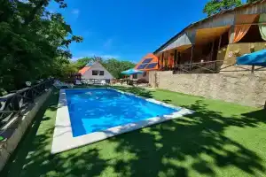 Oranzhevoye Solntse Family Hotel