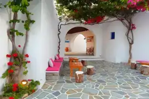 Aegeo Hotel, Folegandros Town