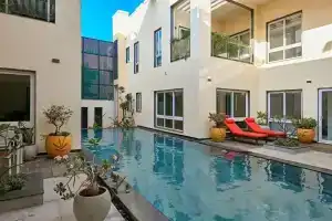 Hotels with pool Hotels with pool