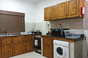 Kanasuk Self Catering Apartments, Baie Lazare Mahe