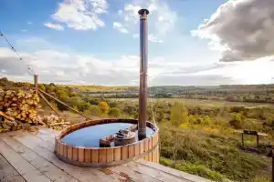 Chalet with hot tub, Kozel'sk