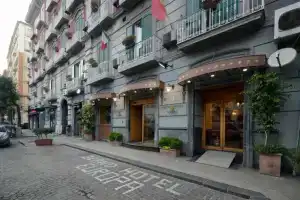 Grand Hotel Europa, Naples