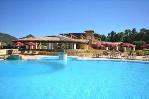 Limone Beach Resort, Castiadas