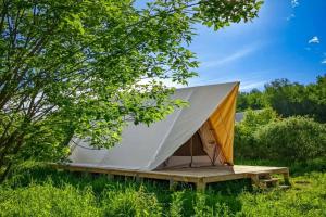 Strekoza Glamping, Novososedovo