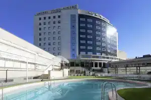 Hotel Tres Reyes Pamplona, Pamplona