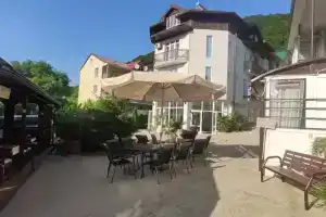 Almaz Hotel, Olginka