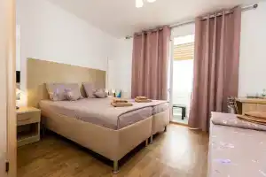 Barrakuda Living Quarters, Adler