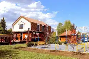 Tsentr Volkova Guest house, Syrostan