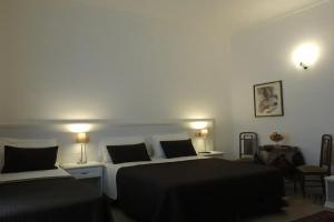 B&B Nike - Rooms Only, Syracuse