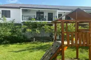 Baza Mango Guest house, Izbarbash