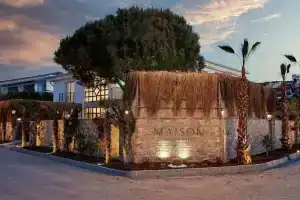 Central Park Hotel, Ildir