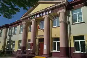 Postavy Hotel, Pastavy