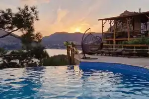 U Berendeya Hotel, Novyy Svet